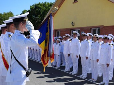 Festivitate de absolvire la Școala Militară de Maiștri Militari a Forțelor Navale