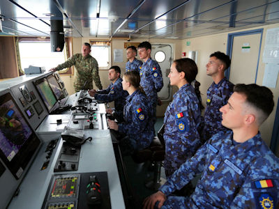 Viitorii maiștri militari de marină, șefi de echipaj pentru o zi